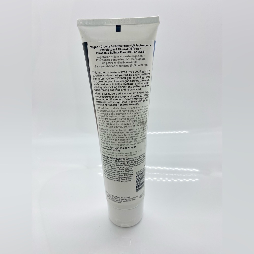 IGK Low Key Cleansing Walnut Scalp Scrub 5 Oz - Picture 2 of 2
